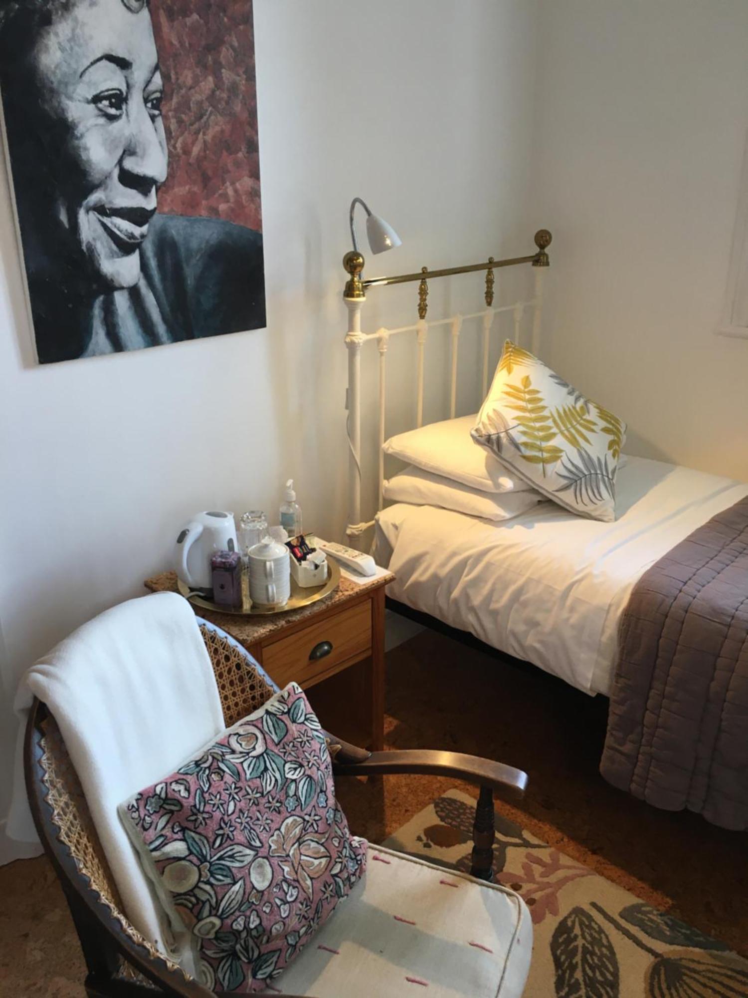 Cornerstones Guest House Sale Ngoại thất bức ảnh