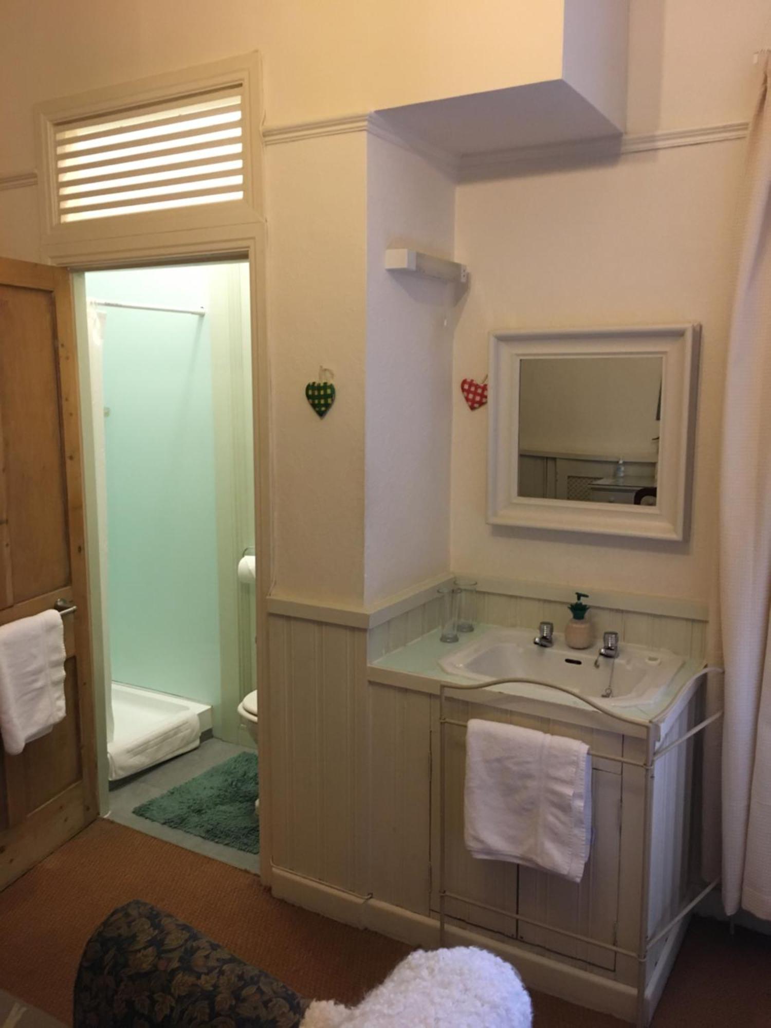 Cornerstones Guest House Sale Ngoại thất bức ảnh